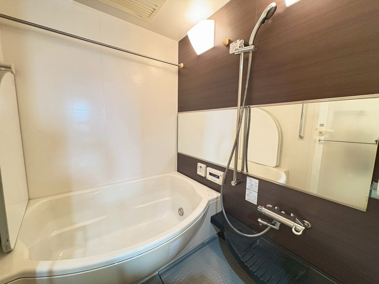 ネバーランド江坂江の木町